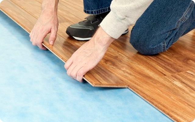 Apa perbedaan antara LVT dan SPC?